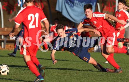 Fussball Kaerntner Liga KAC 1909 gegen Woelfnitz. Patrick Legner,  (KAC), Lukas  Michael Rutnig  (Woelfnitz). Klagenfurt, am 10.11.2018.
Foto: Kuess
---
pressefotos, pressefotografie, kuess, qs, qspictures, sport, bild, bilder, bilddatenbank