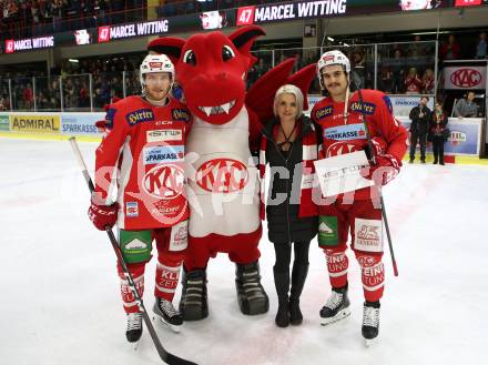 EBEL. Eishockey Bundesliga. KAC gegen EHC Liwest Black Wings Linz. Johannes Bischofberger, Spieler des Abends Marcel Witting (KAC). Klagenfurt, am 13.11.2018.
Foto: Kuess

---
pressefotos, pressefotografie, kuess, qs, qspictures, sport, bild, bilder, bilddatenbank