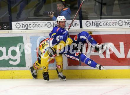 EBEL. Eishockey Bundesliga. EC VSV gegen Vienna Capitals. 	Bacher Stefan (VSV), Arniel James (Vienna Capitals). Villach, am 16.11.2018.
Foto: Kuess 


---
pressefotos, pressefotografie, kuess, qs, qspictures, sport, bild, bilder, bilddatenbank