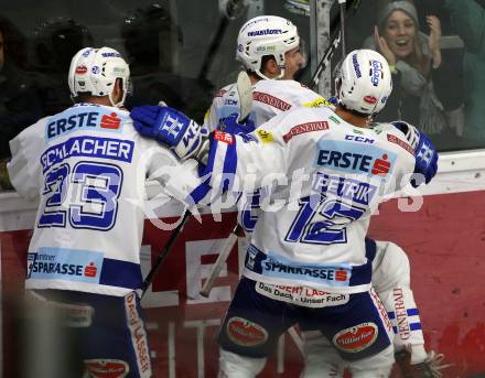 EBEL. Eishockey Bundesliga. KAC gegen VSV. Torjubel Felix Maxa, Markus Schlacher, Nikolas Petrik (VSV). Klagenfurt, am 13.11.2018.
Foto: Kuess

---
pressefotos, pressefotografie, kuess, qs, qspictures, sport, bild, bilder, bilddatenbank