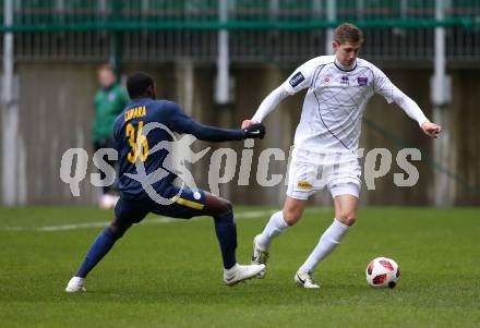 Fussball 2. Liga. SK Austria Klagenfurt gegen FC Liefering. Ivan Saravanja (Klagenfurt), Mohamed Camara (Liefering). Klagenfurt, am 24.11.2018.
Foto: Kuess
---
pressefotos, pressefotografie, kuess, qs, qspictures, sport, bild, bilder, bilddatenbank