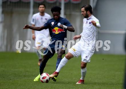 Fussball 2. Liga. SK Austria Klagenfurt gegen FC Liefering. Sandro Zakany,  (Austria Klagenfurt), Gideon Mensah (FC Liefering). Klagenfurt, 24.11.2018.
Foto: Kuess
---
pressefotos, pressefotografie, kuess, qs, qspictures, sport, bild, bilder, bilddatenbank