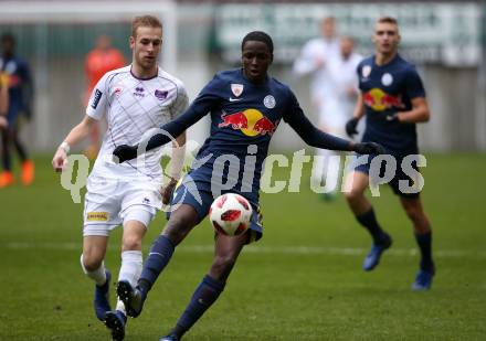 Fussball 2. Liga. SK Austria Klagenfurt gegen FC Liefering. Florian Jaritz, (Austria Klagenfurt), Mahamadou Dembele (FC Liefering). Klagenfurt, 24.11.2018.
Foto: Kuess
---
pressefotos, pressefotografie, kuess, qs, qspictures, sport, bild, bilder, bilddatenbank