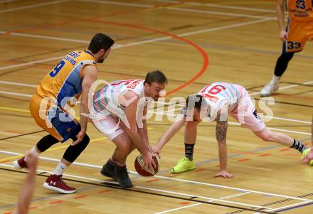 Basketball 2. Bundesliga. Grunddurchgang 8. Runde. Raiders Villach gegen BBU Salzburg.  Felix Huber, Nino Gross,  (Villach), Dimitrios Mouratoglou (Salzburg). Klagenfurt, am 25.11.2018.
Foto: Kuess
---
pressefotos, pressefotografie, kuess, qs, qspictures, sport, bild, bilder, bilddatenbank