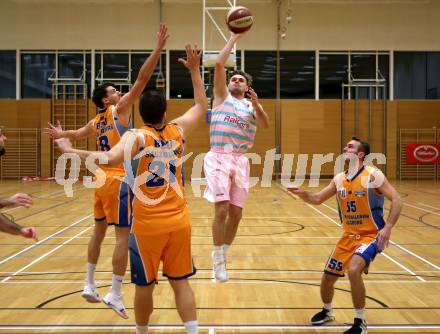 Basketball 2. Bundesliga. Grunddurchgang 8. Runde. Raiders Villach gegen BBU Salzburg. Ziga Erculj (Villach), Dusan Oluic, Mladen Perak, Luka Milovac (Salzburg). Klagenfurt, am 25.11.2018.
Foto: Kuess
---
pressefotos, pressefotografie, kuess, qs, qspictures, sport, bild, bilder, bilddatenbank