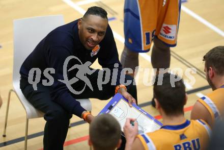Basketball 2. Bundesliga. Grunddurchgang 8. Runde. Raiders Villach gegen BBU Salzburg. Trainer Aaron Mitchell (Salzburg). Klagenfurt, am 25.11.2018.
Foto: Kuess
---
pressefotos, pressefotografie, kuess, qs, qspictures, sport, bild, bilder, bilddatenbank