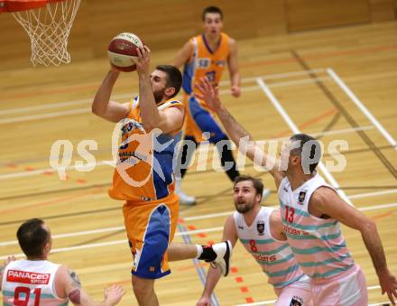 Basketball 2. Bundesliga. Grunddurchgang 8. Runde. Raiders Villach gegen BBU Salzburg.  Ales Primc, (Villach),  Maximilian Ranner  (Salzburg). Klagenfurt, am 25.11.2018.
Foto: Kuess
---
pressefotos, pressefotografie, kuess, qs, qspictures, sport, bild, bilder, bilddatenbank