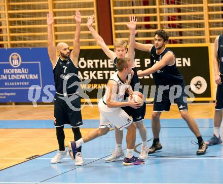Basketball 2. Bundesliga. Grunddurchgang 8. Runde. Woerthersee Piraten gegen BBC Nord Dragonz Eisenstadt.  Elvis Keric (Woerthersee Piraten), Tamas Markus, Christian Lehrner, Lukas Baumgartner (BBC Nord Dragonz). Klagenfurt, am 24.11.2018.
Foto: Kuess
---
pressefotos, pressefotografie, kuess, qs, qspictures, sport, bild, bilder, bilddatenbank