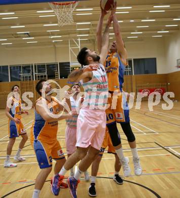 Basketball 2. Bundesliga. Grunddurchgang 8. Runde. Raiders Villach gegen BBU Salzburg.  Marin Sliskovic,  (Villach), Guillermo Sanchez Daza (Salzburg). Klagenfurt, am 25.11.2018.
Foto: Kuess
---
pressefotos, pressefotografie, kuess, qs, qspictures, sport, bild, bilder, bilddatenbank