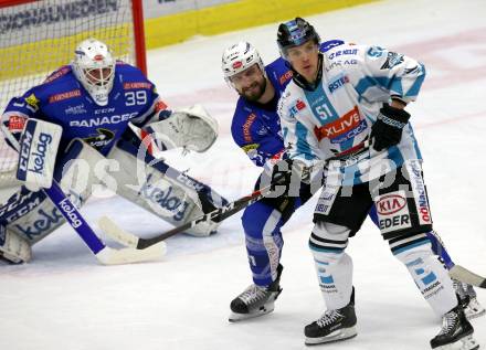 EBEL. Eishockey Bundesliga. EC VSV gegen EHC Liwest Black Wings Linz Dan Bakala, Matthew Pelech,  (VSV), Daniel Woger (Linz). Villach, am 27.11.2018.
Foto: Kuess 


---
pressefotos, pressefotografie, kuess, qs, qspictures, sport, bild, bilder, bilddatenbank