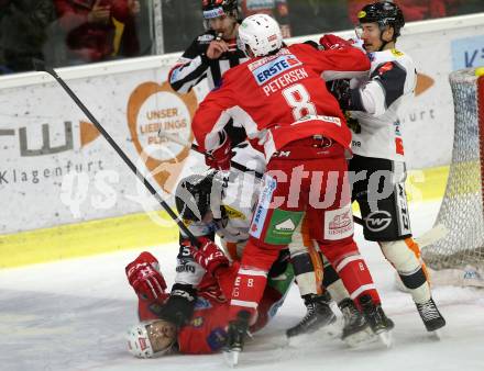 EBEL. Eishockey Bundesliga. KAC gegen Dornbirn Bulldogs. Kozek Andrew Jacob, Fischer David Joseph (KAC), Gauthier Leduc Jerome, McNeill Reid Colin (Dornbirn). Klagenfurt, am 13.11.2018.
Foto: Kuess

---
pressefotos, pressefotografie, kuess, qs, qspictures, sport, bild, bilder, bilddatenbank