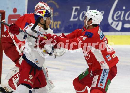 EBEL. Eishockey Bundesliga. KAC gegen EC Red Bull Salzburg. Comrie Adam (KAC), Hughes John (Salzburg). Klagenfurt, am 30.11.2018.
Foto: Kuess

---
pressefotos, pressefotografie, kuess, qs, qspictures, sport, bild, bilder, bilddatenbank