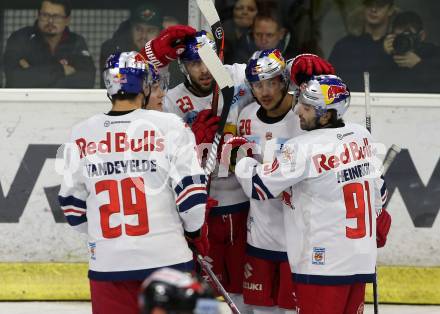 EBEL. Eishockey Bundesliga. KAC gegen EC Red Bull Salzburg.  Torjubel Harris Brant, Regner Brent, Gazley Dustin, Heinrich Dominique, Van De Velde Christopher  (Salzburg). Klagenfurt, am 30.11.2018.
Foto: Kuess

---
pressefotos, pressefotografie, kuess, qs, qspictures, sport, bild, bilder, bilddatenbank