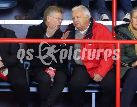 EBEL. Eishockey Bundesliga. KAC gegen EC Red Bull Salzburg. Lars Bergstroem, Hellmuth Reichel. Klagenfurt, am 30.11.2018.
Foto: Kuess

---
pressefotos, pressefotografie, kuess, qs, qspictures, sport, bild, bilder, bilddatenbank