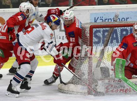 EBEL. Eishockey Bundesliga. KAC gegen EC Red Bull Salzburg. Unterweger Clemens (KAC), Hughes John (Salzburg). Klagenfurt, am 30.11.2018.
Foto: Kuess

---
pressefotos, pressefotografie, kuess, qs, qspictures, sport, bild, bilder, bilddatenbank