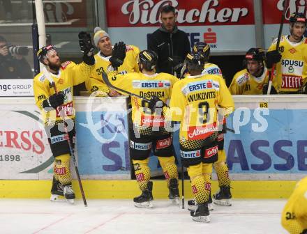 EBEL. Eishockey Bundesliga. EC VSV gegen Vienna Capitals.  Torjubel DeSousa Christopher, Starkbaum Bernhard, Wukovits Ali, Tessier Kelsey (Vienna Capitals). Villach, am 2.12.2018.
Foto: Kuess 


---
pressefotos, pressefotografie, kuess, qs, qspictures, sport, bild, bilder, bilddatenbank