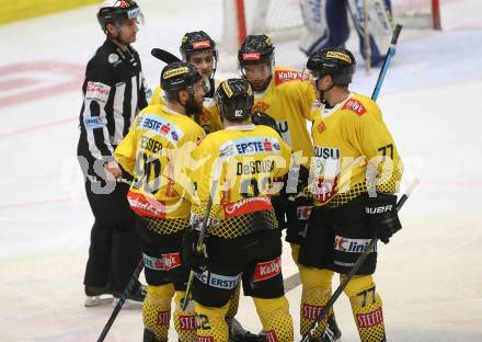 EBEL. Eishockey Bundesliga. EC VSV gegen Vienna Capitals.  Torjubel Tessier Kelsey, DeSousa Christopher, Nissner Benjamin, Mullen Patrick Joseph, Schneider Peter (Vienna Capitals). Villach, am 2.12.2018.
Foto: Kuess 


---
pressefotos, pressefotografie, kuess, qs, qspictures, sport, bild, bilder, bilddatenbank