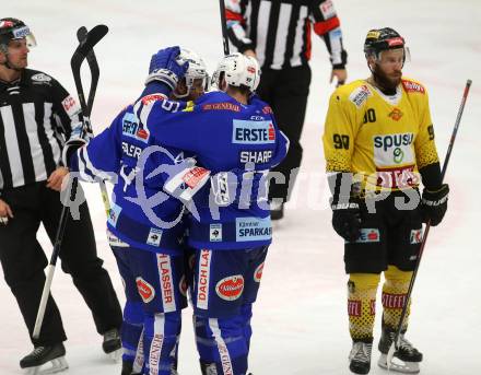 EBEL. Eishockey Bundesliga. EC VSV gegen Vienna Capitals.  Fraser Jamie, 	DeSantis Jason, Sharp MacGregor, Pollastrone Jerry (VSV). Villach, am 2.12.2018.
Foto: Kuess 


---
pressefotos, pressefotografie, kuess, qs, qspictures, sport, bild, bilder, bilddatenbank