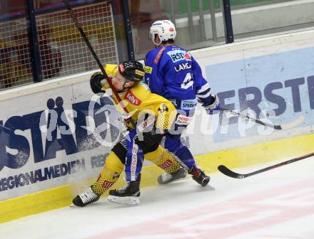 EBEL. Eishockey Bundesliga. EC VSV gegen Vienna Capitals.  	Lahoda Alexander (VSV), Peter Patrick (Vienna Capitals). Villach, am 2.12.2018.
Foto: Kuess 


---
pressefotos, pressefotografie, kuess, qs, qspictures, sport, bild, bilder, bilddatenbank