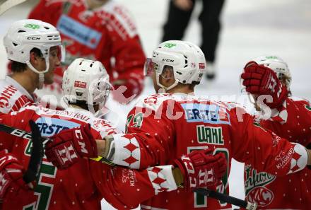 EBEL. Eishockey Bundesliga. KAC gegen	HC TWK Innsbruck (Die Haie).  Torjubel Nicholas Eric Petersen, Charles Robin Gartner, Mitch Wahl, Johannes Bischofberger (KAC). Klagenfurt, am 2.12.2018.
Foto: Kuess

---
pressefotos, pressefotografie, kuess, qs, qspictures, sport, bild, bilder, bilddatenbank