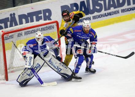 EBEL. Eishockey Bundesliga. EC VSV gegen Vienna Capitals.  	Schluderbacher Lukas, Fraser Jamie (VSV), Tessier Kelsey (Vienna Capitals). Villach, am 2.12.2018.
Foto: Kuess 


---
pressefotos, pressefotografie, kuess, qs, qspictures, sport, bild, bilder, bilddatenbank