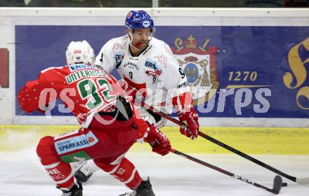 EBEL. Eishockey Bundesliga. KAC gegen	HC TWK Innsbruck (Die Haie).  Clemens Unterweger, (KAC), John Lammers  (Innsbruck). Klagenfurt, am 2.12.2018.
Foto: Kuess

---
pressefotos, pressefotografie, kuess, qs, qspictures, sport, bild, bilder, bilddatenbank
