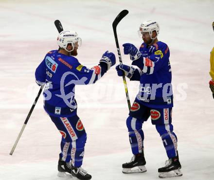 EBEL. Eishockey Bundesliga. EC VSV gegen Vienna Capitals. Torjubel Fraser Jamie, DeSantis Jason,  (VSV). Villach, am 2.12.2018.
Foto: Kuess 


---
pressefotos, pressefotografie, kuess, qs, qspictures, sport, bild, bilder, bilddatenbank