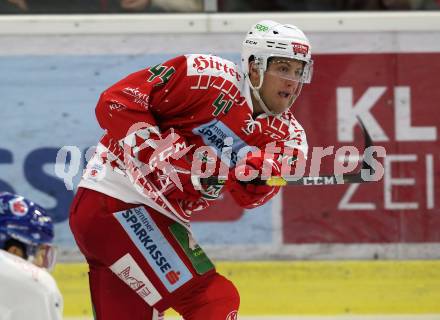 EBEL. Eishockey Bundesliga. KAC gegen	HC TWK Innsbruck (Die Haie).  Adam Comrie (KAC). Klagenfurt, am 2.12.2018.
Foto: Kuess

---
pressefotos, pressefotografie, kuess, qs, qspictures, sport, bild, bilder, bilddatenbank