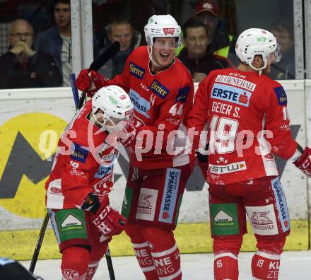 EBEL. Eishockey Bundesliga. KAC gegen	HCB Suedtirol Alperia. Torjubel Thomas Koch, Adam Comrie, Stefan Geier (KAC). Klagenfurt, am 9.12.2018.
Foto: Kuess

---
pressefotos, pressefotografie, kuess, qs, qspictures, sport, bild, bilder, bilddatenbank