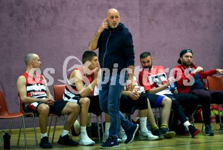 Basketball OEBV Cup. Raiders Villach gegen Swans Gmunden. Trainer Rok Zupan (Villach). Villach, am 13.12.2018.
Foto: Kuess
---
pressefotos, pressefotografie, kuess, qs, qspictures, sport, bild, bilder, bilddatenbank