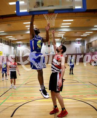 Basketball OEBV Cup. Raiders Villach gegen Swans Gmunden. Antonio Boban,  (Villach), Devin White (Gmunden). Villach, am 13.12.2018.
Foto: Kuess
---
pressefotos, pressefotografie, kuess, qs, qspictures, sport, bild, bilder, bilddatenbank