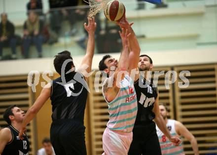 Basketball 2. Bundesliga. Grunddurchgang 11. Runde. Raiders Villach gegen Woerthersee Piraten.  Jasmin Perkovic, (Villach),  Matic Sirnik, Daniel Gspandl  (Piraten). Klagenfurt, am 16.12.2018.
Foto: Kuess
---
pressefotos, pressefotografie, kuess, qs, qspictures, sport, bild, bilder, bilddatenbank