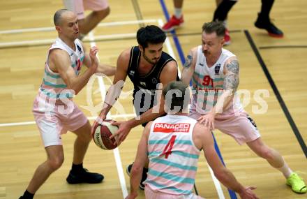 Basketball 2. Bundesliga. Grunddurchgang 11. Runde. Raiders Villach gegen Woerthersee Piraten.  Luka Trpin, Nino Gross, Ziga Erculj, (Villach),   Daniel Gspandl  (Piraten). Klagenfurt, am 16.12.2018.
Foto: Kuess
---
pressefotos, pressefotografie, kuess, qs, qspictures, sport, bild, bilder, bilddatenbank