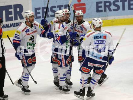 EBEL. Eishockey Bundesliga. EC VSV gegen KHL Medvescak Zagreb.  Torjubel MacGregor Sharp, Yann Sauve, Bernd Wolf, Jerry Pollastrone, Jamie Fraser (VSV). Villach, am 26.12.2018.
Foto: Kuess 


---
pressefotos, pressefotografie, kuess, qs, qspictures, sport, bild, bilder, bilddatenbank
