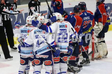 EBEL. Eishockey Bundesliga. EC VSV gegen KHL Medvescak Zagreb.  Torjubel Bernd Wolf, Blaine Down, Jamie Fraser, MacGregor Sharp, Yann Sauve (VSV). Villach, am 26.12.2018.
Foto: Kuess 


---
pressefotos, pressefotografie, kuess, qs, qspictures, sport, bild, bilder, bilddatenbank