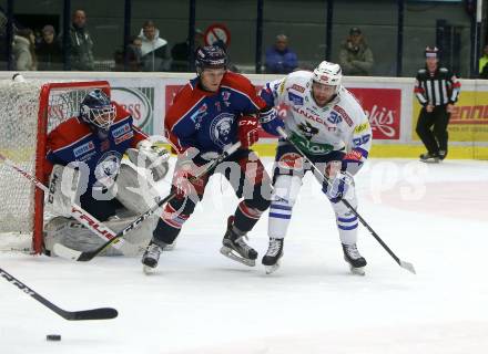 EBEL. Eishockey Bundesliga. EC VSV gegen KHL Medvescak Zagreb.  Jerry Pollastrone, (VSV), Domen Vedlin, Vilim Rosandic  (Zagreb). Villach, am 26.12.2018.
Foto: Kuess 


---
pressefotos, pressefotografie, kuess, qs, qspictures, sport, bild, bilder, bilddatenbank