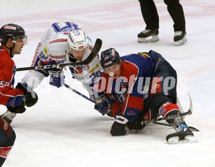EBEL. Eishockey Bundesliga. EC VSV gegen KHL Medvescak Zagreb.  Nico Brunner,  (VSV), Mark Cepon (Zagreb). Villach, am 26.12.2018.
Foto: Kuess 


---
pressefotos, pressefotografie, kuess, qs, qspictures, sport, bild, bilder, bilddatenbank
