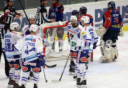 EBEL. Eishockey Bundesliga. EC VSV gegen KHL Medvescak Zagreb.  Torjubel Bernd Wolf, Blaine Down, Jamie Fraser, MacGregor Sharp, Yann Sauve (VSV). Villach, am 26.12.2018.
Foto: Kuess 


---
pressefotos, pressefotografie, kuess, qs, qspictures, sport, bild, bilder, bilddatenbank