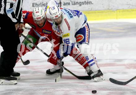 EBEL. Eishockey Bundesliga. KAC gegen	VSV. Thomas Hundertpfund,  (KAC), MacGregor Sharp (VSV). Klagenfurt, am 28.12.2018.
Foto: Kuess

---
pressefotos, pressefotografie, kuess, qs, qspictures, sport, bild, bilder, bilddatenbank