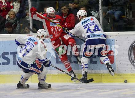 EBEL. Eishockey Bundesliga. KAC gegen	VSV. Marco Richter,  (KAC), Jamie Fraser, Matthew Pelech (VSV). Klagenfurt, am 28.12.2018.
Foto: Kuess

---
pressefotos, pressefotografie, kuess, qs, qspictures, sport, bild, bilder, bilddatenbank