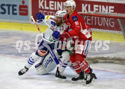 EBEL. Eishockey Bundesliga. KAC gegen	VSV. Marco Richter, (KAC), Jamie Fraser  (VSV). Klagenfurt, am 28.12.2018.
Foto: Kuess

---
pressefotos, pressefotografie, kuess, qs, qspictures, sport, bild, bilder, bilddatenbank