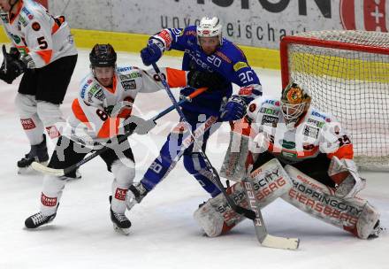 EBEL. Eishockey Bundesliga. EC VSV gegen Moser Medical Graz99ers.   Nico Brunner, (VSV), Matthew Caito, Robin Rahm  (Graz). Villach, am 30.12.2018.
Foto: Kuess 


---
pressefotos, pressefotografie, kuess, qs, qspictures, sport, bild, bilder, bilddatenbank