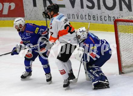 EBEL. Eishockey Bundesliga. EC VSV gegen Moser Medical Graz99ers.   Markus Schlacher, Dan Bakala,  (VSV), Ty Loney (Graz). Villach, am 30.12.2018.
Foto: Kuess 


---
pressefotos, pressefotografie, kuess, qs, qspictures, sport, bild, bilder, bilddatenbank