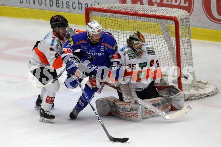 EBEL. Eishockey Bundesliga. EC VSV gegen Moser Medical Graz99ers.   Nico Brunner, (VSV), Matthew Caito, Robin Rahm  (Graz). Villach, am 30.12.2018.
Foto: Kuess 


---
pressefotos, pressefotografie, kuess, qs, qspictures, sport, bild, bilder, bilddatenbank