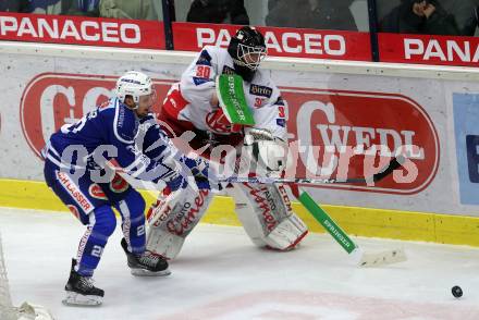 EBEL. Eishockey Bundesliga. EC VSV gegen KAC.  Nico Brunner,  (VSV),  Lars Haugen (KAC). Villach, am 1.1.2019.
Foto: Kuess 


---
pressefotos, pressefotografie, kuess, qs, qspictures, sport, bild, bilder, bilddatenbank