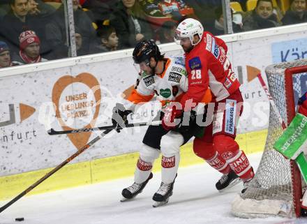 EBEL. Eishockey Bundesliga. KAC gegen	Moser Medical Graz99ers. Martin Schumnig (KAC), Kainz Lukas (Graz). Klagenfurt, am 4.1.2019.
Foto: Kuess

---
pressefotos, pressefotografie, kuess, qs, qspictures, sport, bild, bilder, bilddatenbank