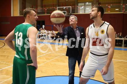 Basketball 2. Bundesliga. Grunddurchgang 13. Runde. Woerthersee Piraten gegen KOS Celovec.  Matic Sirnik (Piraten), Landeshauptmann Peter Kaiser, Erik Kralj (KOS). Klagenfurt, am 5.1.2019.
Foto: Kuess
---
pressefotos, pressefotografie, kuess, qs, qspictures, sport, bild, bilder, bilddatenbank