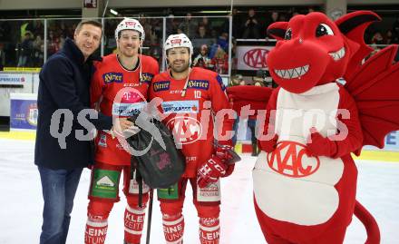 EBEL. Eishockey Bundesliga. KAC gegen	KHL Medvescak Zagreb. Nicholas Eric Petersen, Spieler des Abends Andrew Jacob Kozek (KAC). Klagenfurt, am 6.1.2019.
Foto: Kuess

---
pressefotos, pressefotografie, kuess, qs, qspictures, sport, bild, bilder, bilddatenbank