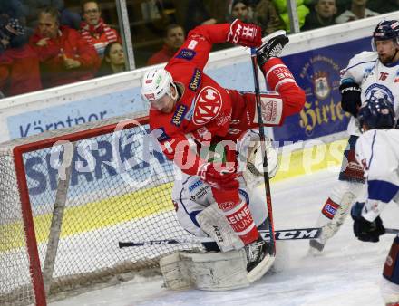 EBEL. Eishockey Bundesliga. KAC gegen	KHL Medvescak Zagreb. Nicholas Petersen,  (KAC),  Tihomir Filipec (Zagreb). Klagenfurt, am 8.1.2019.
Foto: Kuess

---
pressefotos, pressefotografie, kuess, qs, qspictures, sport, bild, bilder, bilddatenbank
