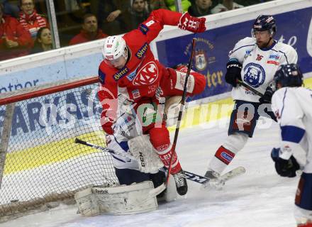 EBEL. Eishockey Bundesliga. KAC gegen	KHL Medvescak Zagreb. Nicholas Petersen,  (KAC),  Tihomir Filipec (Zagreb). Klagenfurt, am 8.1.2019.
Foto: Kuess

---
pressefotos, pressefotografie, kuess, qs, qspictures, sport, bild, bilder, bilddatenbank